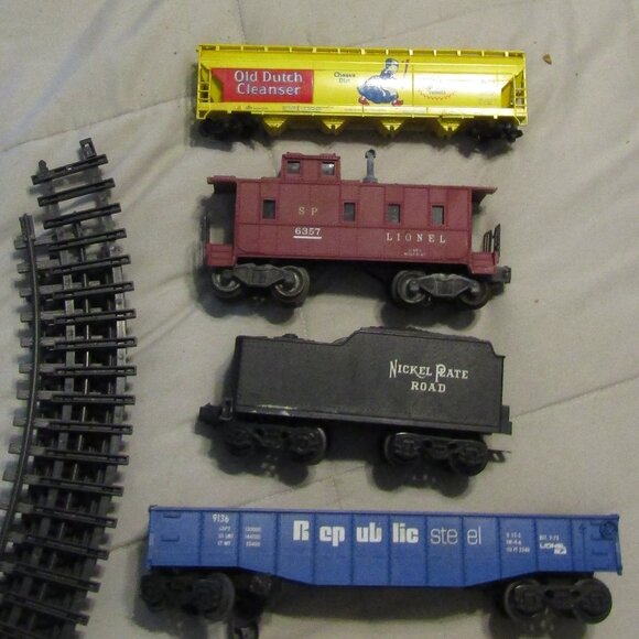 HUGE Lot HO + O GAUGE Mixed TRAINS TRACKS Tyco Unassembled Station MODEL POWER + - Picture 9 of 10